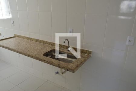 Cozinha de apartamento para alugar com 2 quartos, 53m² em Taquara, Rio de Janeiro