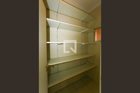 Cozinha de casa de condomínio à venda com 4 quartos, 569m² em Vila Sonia, São Paulo