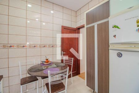 Cozinha de casa à venda com 2 quartos, 173m² em Vila Ipiranga, Porto Alegre