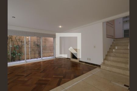 Sala de casa de condomínio à venda com 4 quartos, 567m² em Vila Sonia, São Paulo