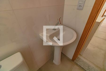 Banheiro Social de kitnet/studio para alugar com 1 quarto, 28m² em Jardim Oriental, São Paulo