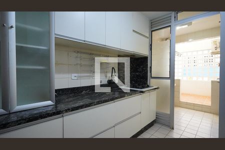 Cozinha  de apartamento para alugar com 3 quartos, 82m² em Córrego Grande, Florianópolis