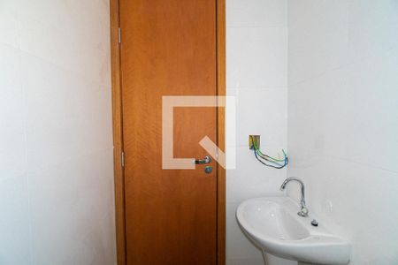 Banheiro Social de kitnet/studio para alugar com 1 quarto, 32m² em Jardim Oriental, São Paulo