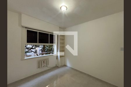 Quarto 1 de apartamento à venda com 3 quartos, 121m² em Copacabana, Rio de Janeiro