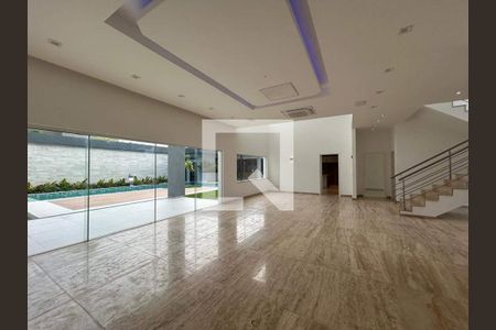 Casa à venda com 5 quartos, 850m² em Barra da Tijuca, Rio de Janeiro