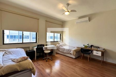 Quarto 1 de apartamento à venda com 4 quartos, 226m² em Copacabana, Rio de Janeiro