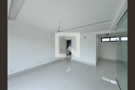Suíte 1 de casa à venda com 4 quartos, 402m² em Barra da Tijuca, Rio de Janeiro