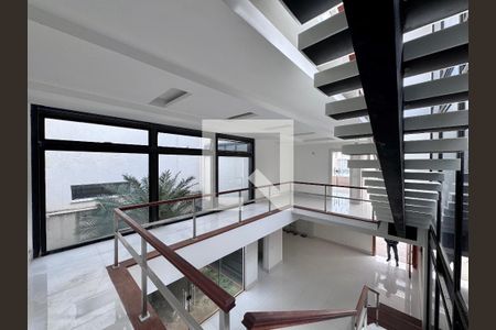 Acesso Segundo Andar de casa à venda com 4 quartos, 402m² em Barra da Tijuca, Rio de Janeiro