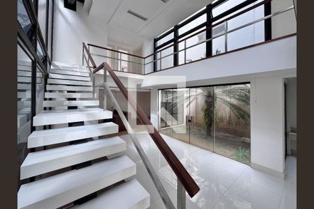 Sala de casa à venda com 4 quartos, 402m² em Barra da Tijuca, Rio de Janeiro