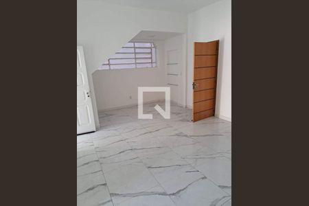 Casa à venda com 5 quartos, 340m² em Olaria, Rio de Janeiro