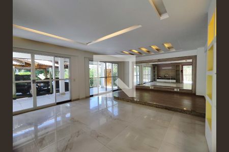 Sala de casa de condomínio à venda com 4 quartos, 206m² em Recreio dos Bandeirantes, Rio de Janeiro