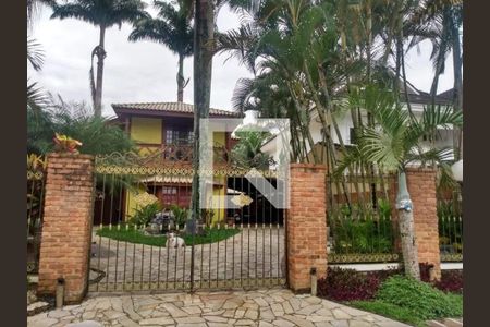 Casa à venda com 3 quartos, 400m² em Vargem Pequena, Rio de Janeiro