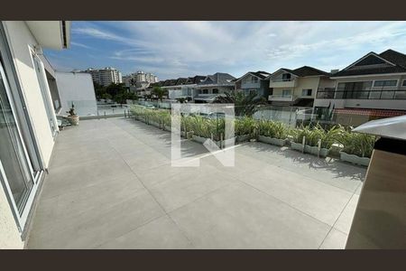 Casa à venda com 4 quartos, 230m² em Recreio dos Bandeirantes, Rio de Janeiro