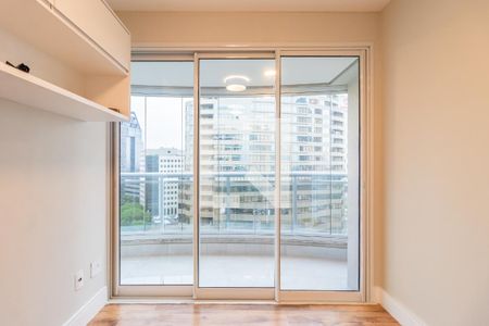 Quarto 1 de apartamento à venda com 2 quartos, 69m² em Empresarial 18 do Forte, Barueri