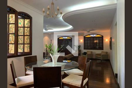 Casa à venda com 6 quartos, 525m² em Maria Paula, Niterói