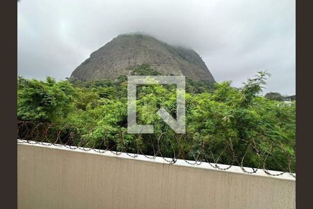 Casa à venda com 5 quartos, 600m² em Vargem Pequena, Rio de Janeiro