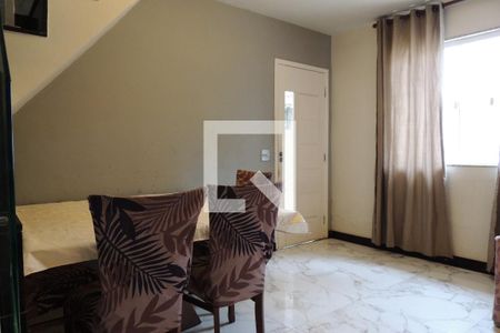 Sala de casa à venda com 3 quartos, 140m² em Taquara, Rio de Janeiro