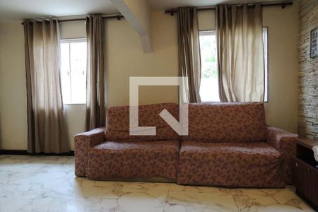 Sala de casa à venda com 3 quartos, 140m² em Taquara, Rio de Janeiro