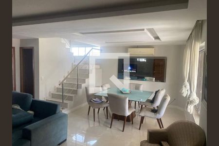 Casa à venda com 5 quartos, 240m² em Recreio dos Bandeirantes, Rio de Janeiro