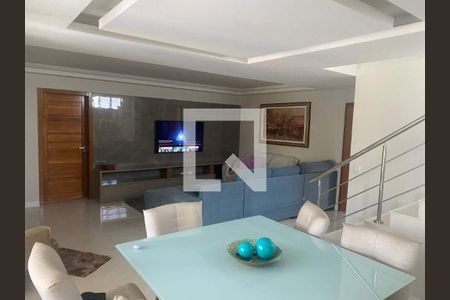 Casa à venda com 5 quartos, 240m² em Recreio dos Bandeirantes, Rio de Janeiro