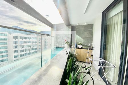 Varanda de apartamento à venda com 2 quartos, 139m² em Leblon, Rio de Janeiro