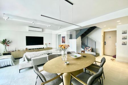 Sala de apartamento à venda com 2 quartos, 139m² em Leblon, Rio de Janeiro