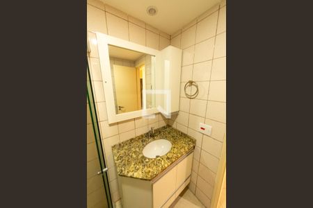 Banheiro Social de apartamento à venda com 3 quartos, 75m² em Alphaville Industrial, Barueri