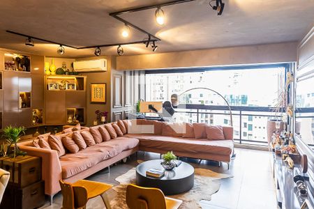 Sala de apartamento à venda com 3 quartos, 130m² em Indianópolis, São Paulo