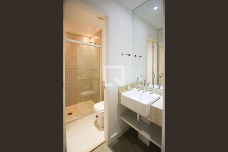 Banheiro de apartamento para alugar com 2 quartos, 102m² em Vila Olímpia, São Paulo