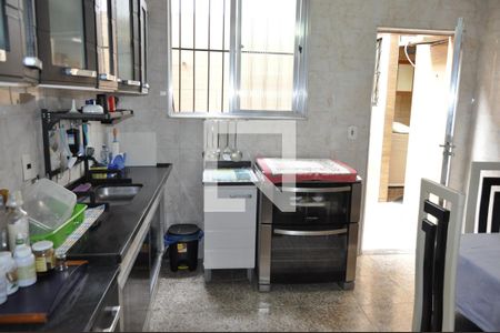 Cozinha de casa de condomínio à venda com 2 quartos, 100m² em Sampaio, Rio de Janeiro