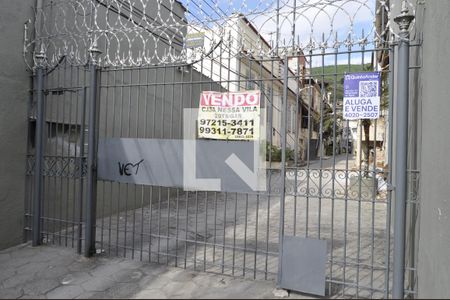 Fachada de casa de condomínio à venda com 2 quartos, 100m² em Sampaio, Rio de Janeiro