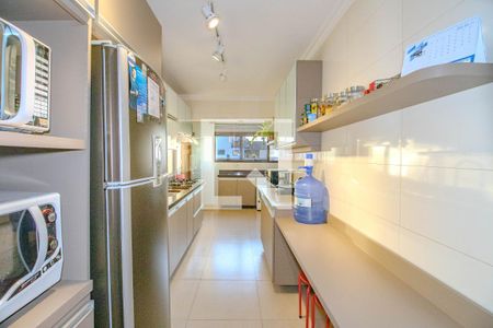 Cozinha e Área de Serviço de apartamento à venda com 3 quartos, 295m² em Jardim Lindóia, Porto Alegre