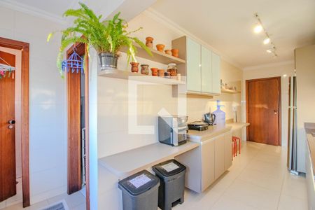 Cozinha e Área de Serviço de apartamento à venda com 3 quartos, 295m² em Jardim Lindóia, Porto Alegre