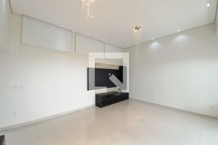 Sala de casa de condomínio para alugar com 4 quartos, 240m² em Swiss Park, Campinas