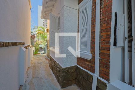 Corredor Lateral de casa à venda com 4 quartos, 400m² em Centro, Belo Horizonte