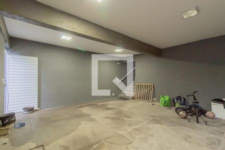 Garagem de casa à venda com 5 quartos, 900m² em Penha de França, São Paulo