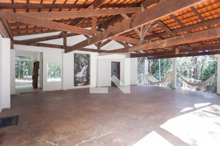 Varanda de casa de condomínio para alugar com 5 quartos, 300m² em , Brumadinho