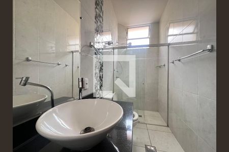 Banheiro do Quarto 2 de apartamento à venda com 3 quartos, 105m² em Coração Eucarístico, Belo Horizonte