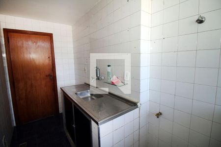 Cozinha de apartamento à venda com 2 quartos, 56m² em Olaria, Rio de Janeiro
