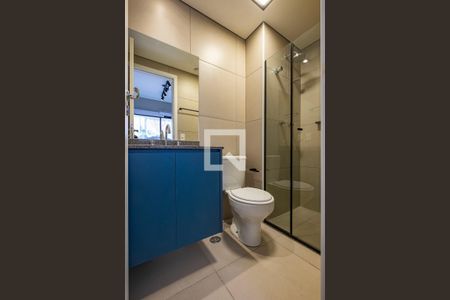 Banheiro de kitnet/studio para alugar com 1 quarto, 24m² em Pinheiros, São Paulo