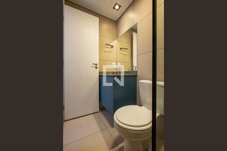 Banheiro de kitnet/studio para alugar com 1 quarto, 24m² em Pinheiros, São Paulo