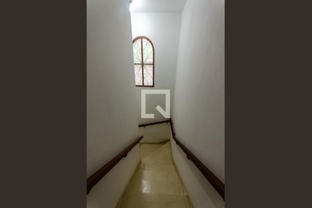 Escada de casa para alugar com 4 quartos, 203m² em Jardim Cidade Pirituba, São Paulo