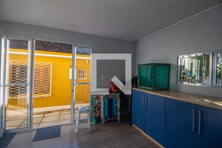 Área de Serviço de casa à venda com 2 quartos, 147m² em Medianeira, Porto Alegre
