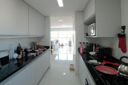 Cozinha de apartamento à venda com 3 quartos, 110m² em Vila Ipiranga, Porto Alegre