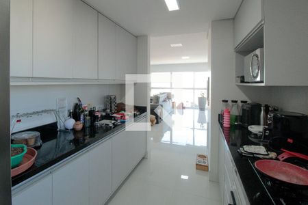 Cozinha de apartamento à venda com 3 quartos, 110m² em Vila Ipiranga, Porto Alegre