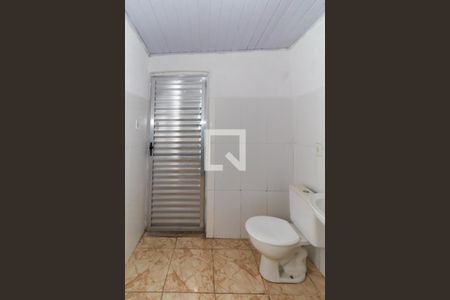 Banheiro Social de casa para alugar com 2 quartos, 100m² em Vila Alpina, São Paulo