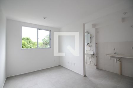 Sala de apartamento para alugar com 2 quartos, 42m² em Taquara, Rio de Janeiro