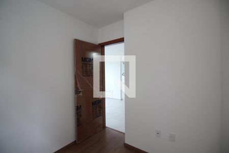 Quarto 1 de apartamento para alugar com 2 quartos, 42m² em Taquara, Rio de Janeiro