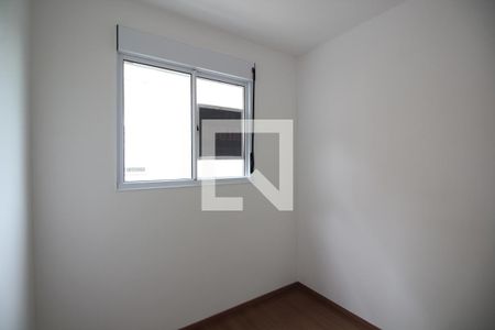 Quarto 1 de apartamento para alugar com 2 quartos, 42m² em Taquara, Rio de Janeiro