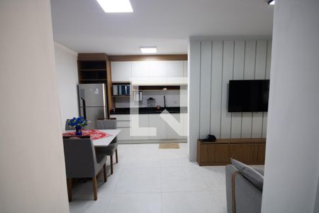 Sala de apartamento para alugar com 1 quarto, 53m² em Maracanã, Praia Grande